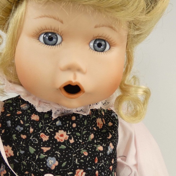 1991 Knowles My Closet Friend Evie Boo Bear And Me Porcelain Doll /w stand FCJE3 - Picture 9 of 12